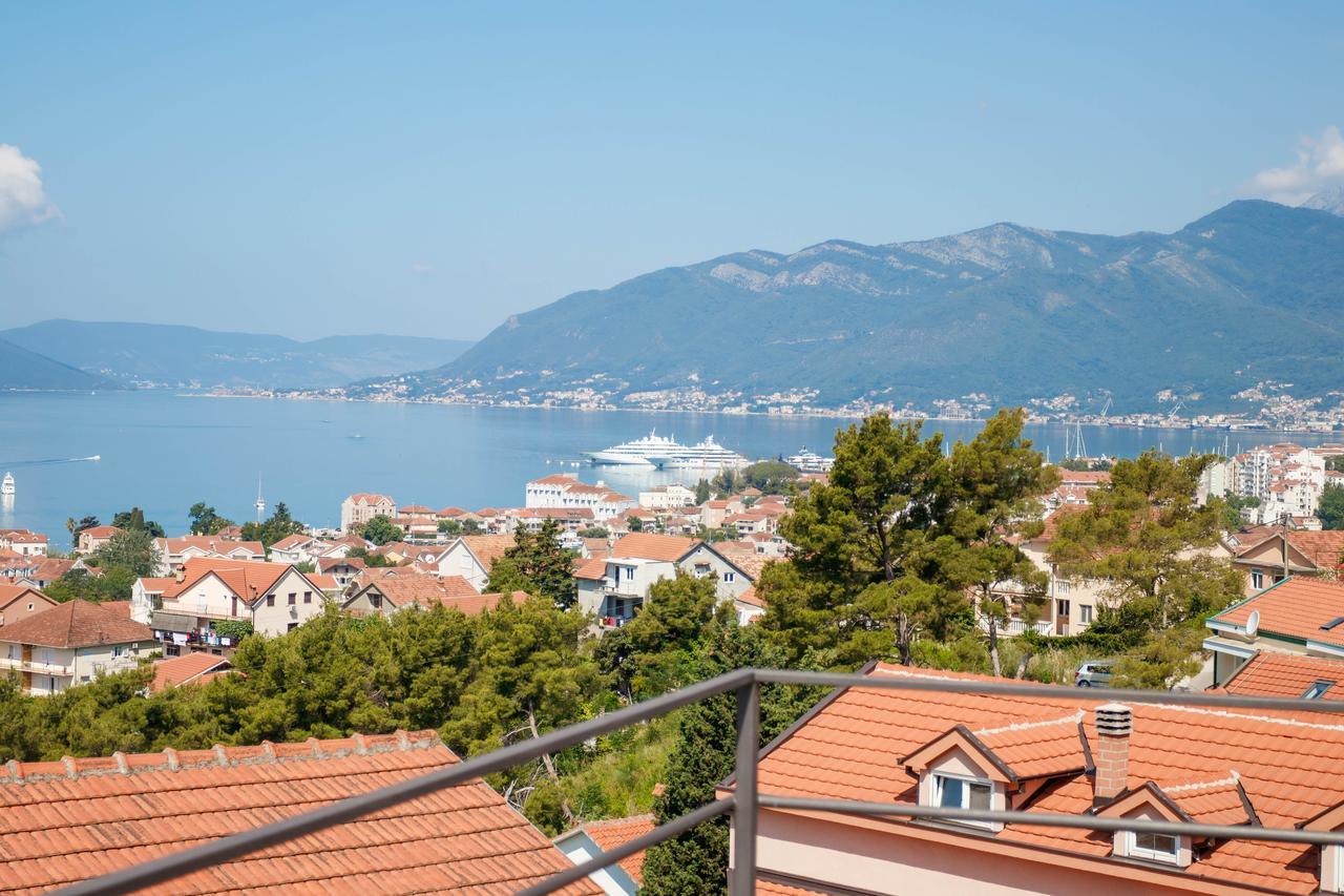 Apartmani Petar Tivat Exterior photo